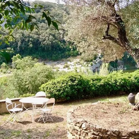 La Villa Du Gardon: Riverside Retreat with Panoramic Gorge Views Collias Exterior photo
