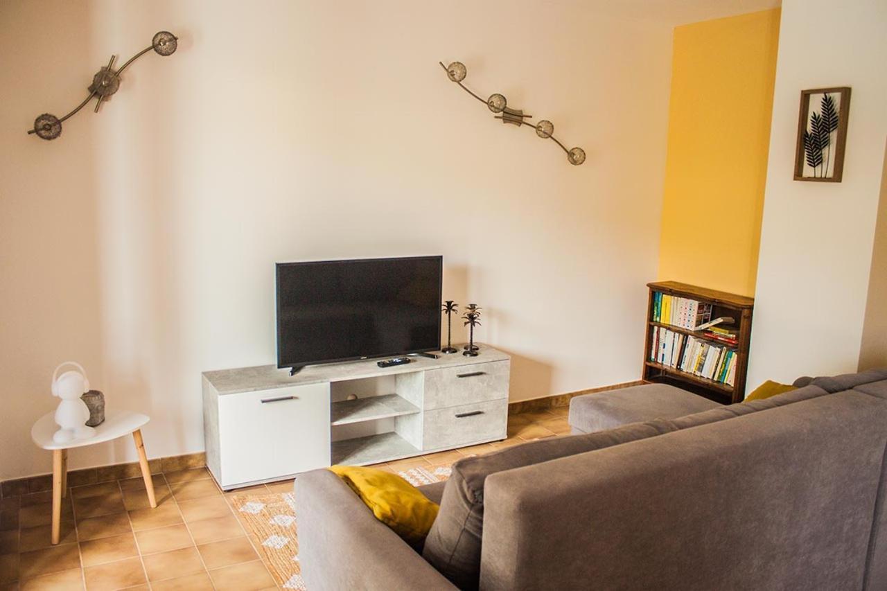 Villa La Du Gardon: Riverside Retreat With Panoramic Gorge Views *